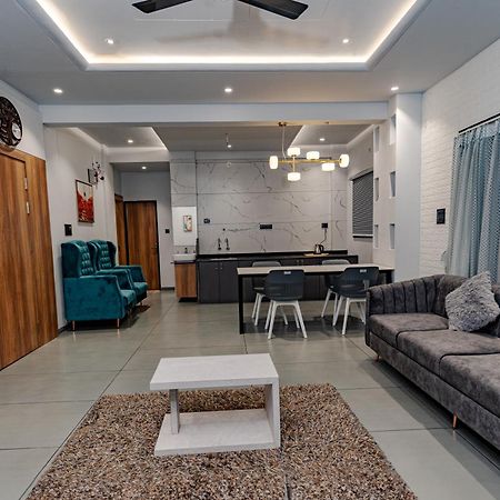 Hotel Mountain View Nashik Esterno foto